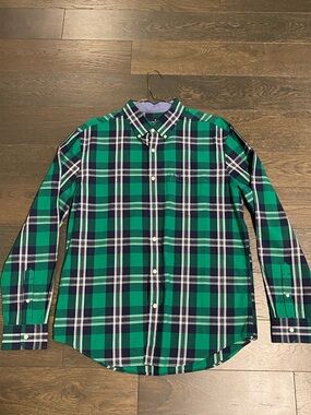 American Eagle Outfitters Green and Navy Plaid Button-Down Shirt